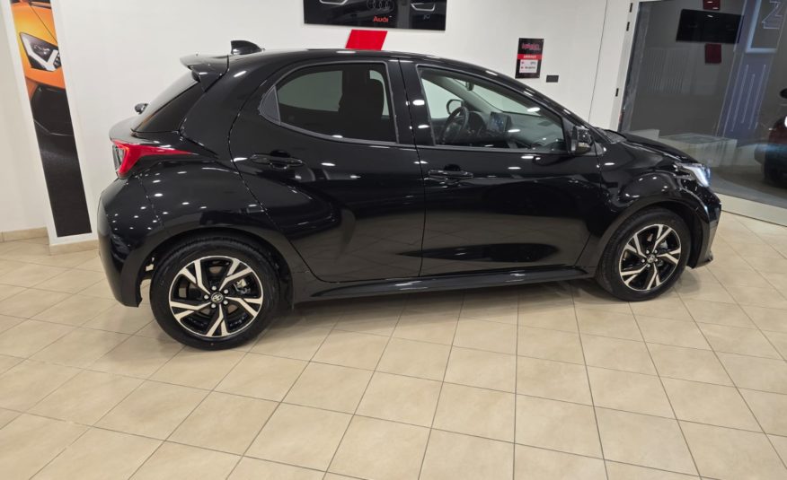 TOYOTA Yaris 1.5h Trend