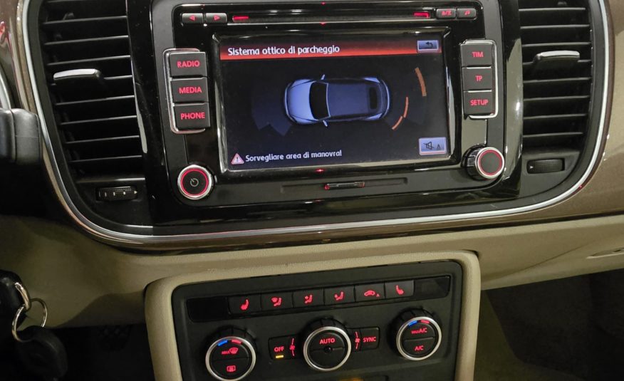 Volkswagen Maggiolino Cabrio 1.6 tdi Design 105cv 70s Edition