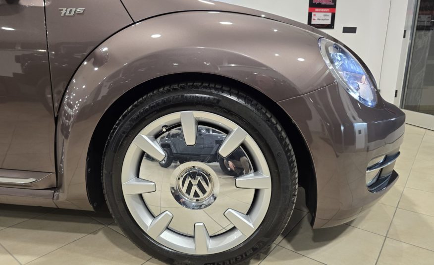 Volkswagen Maggiolino Cabrio 1.6 tdi Design 105cv 70s Edition