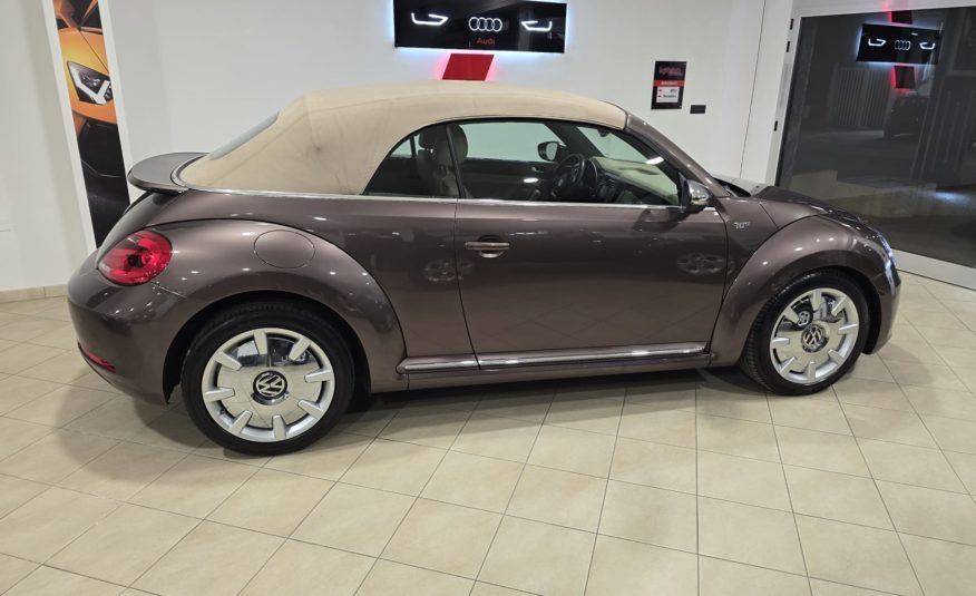 Volkswagen Maggiolino Cabrio 1.6 tdi Design 105cv 70s Edition