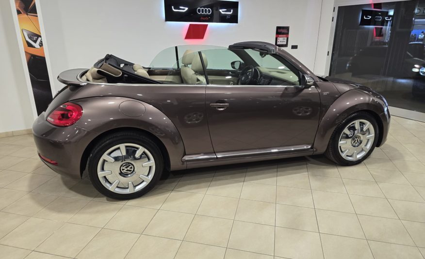 Volkswagen Maggiolino Cabrio 1.6 tdi Design 105cv 70s Edition