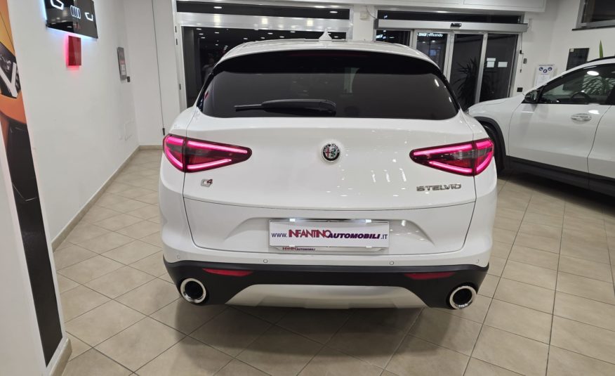 Alfa Romeo Stelvio 2.2 Turbodiesel Super Q4 210cv Auto Full
