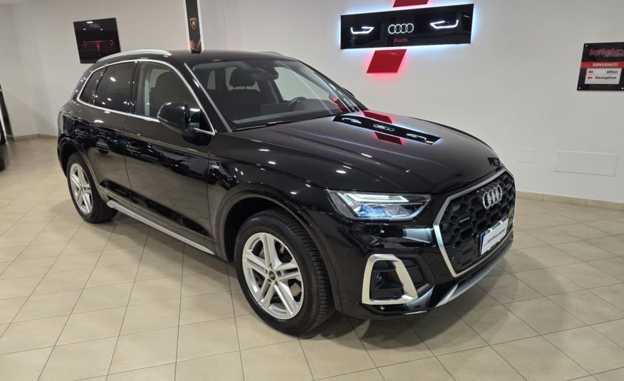 Audi Q5 40 2.0 tdi mhev S-Line Quattro S-tronic Italia