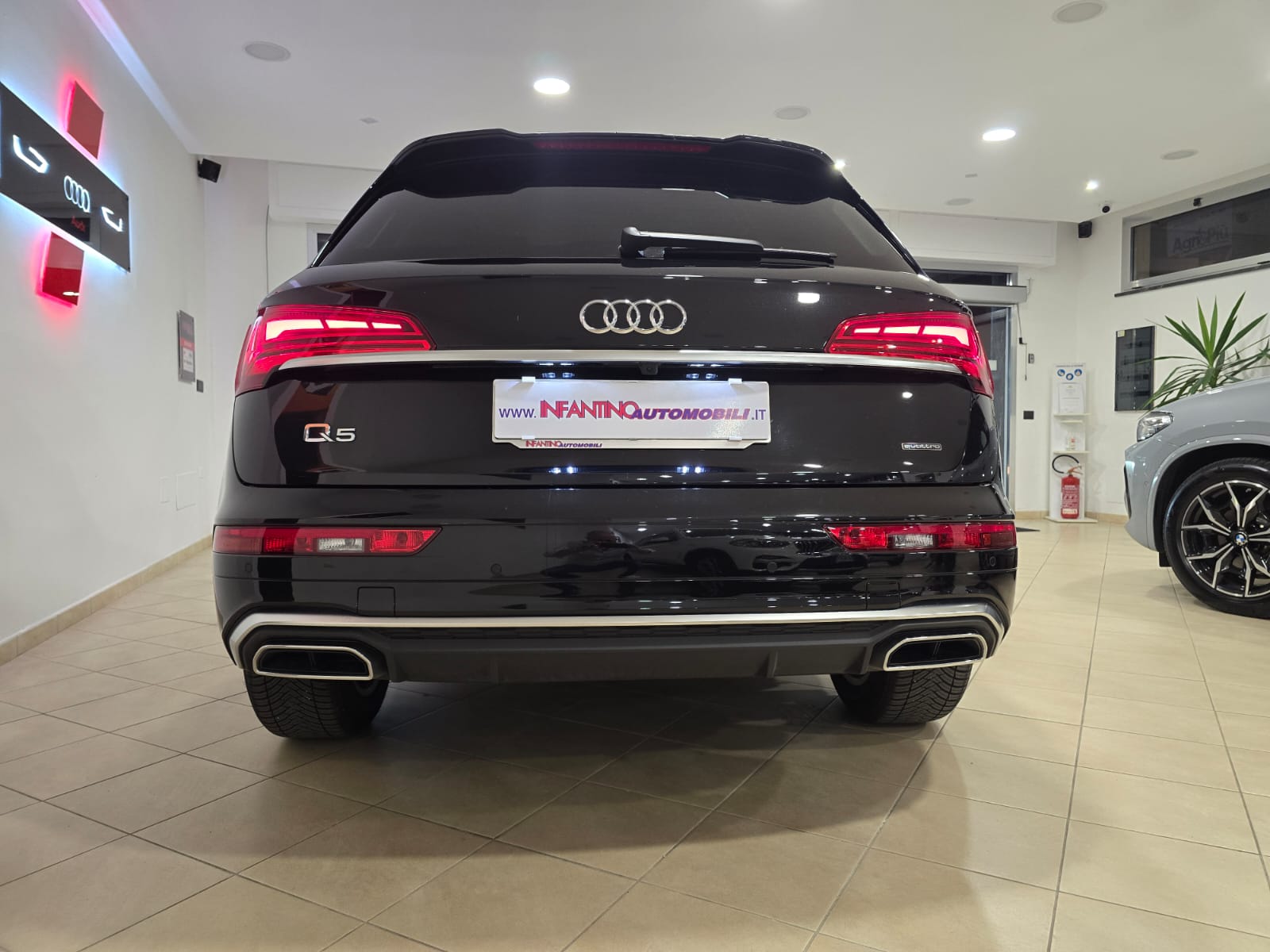 Audi Q5 40 2.0 tdi mhev S-Line Quattro S-tronic Italia