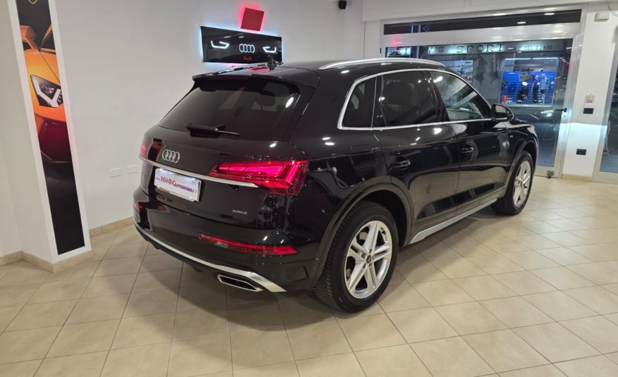 Audi Q5 40 2.0 tdi mhev S-Line Quattro S-tronic Italia