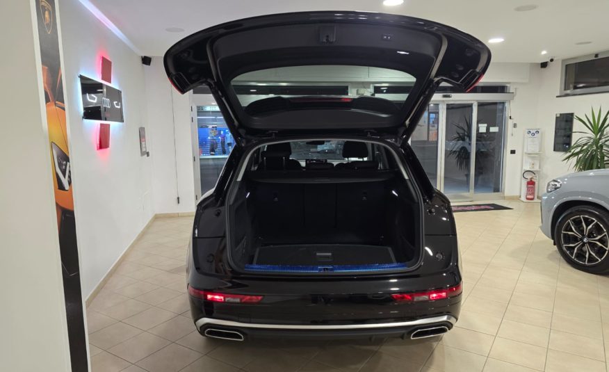 Audi Q5 40 2.0 tdi mhev S-Line Quattro S-tronic Italia