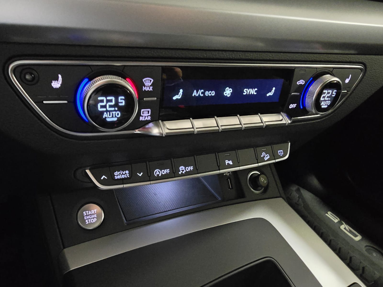 Audi Q5 40 2.0 tdi mhev S-Line Quattro S-tronic Italia