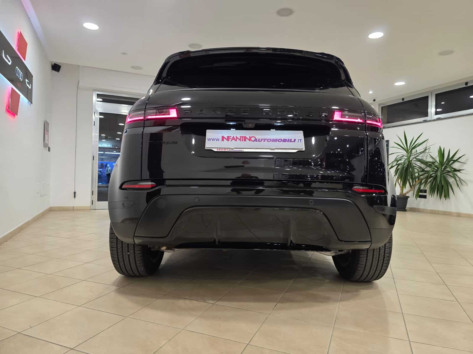land Rover Evoque 2.0d i4 mhev Dark Edition Eiger Grey awd 163cv