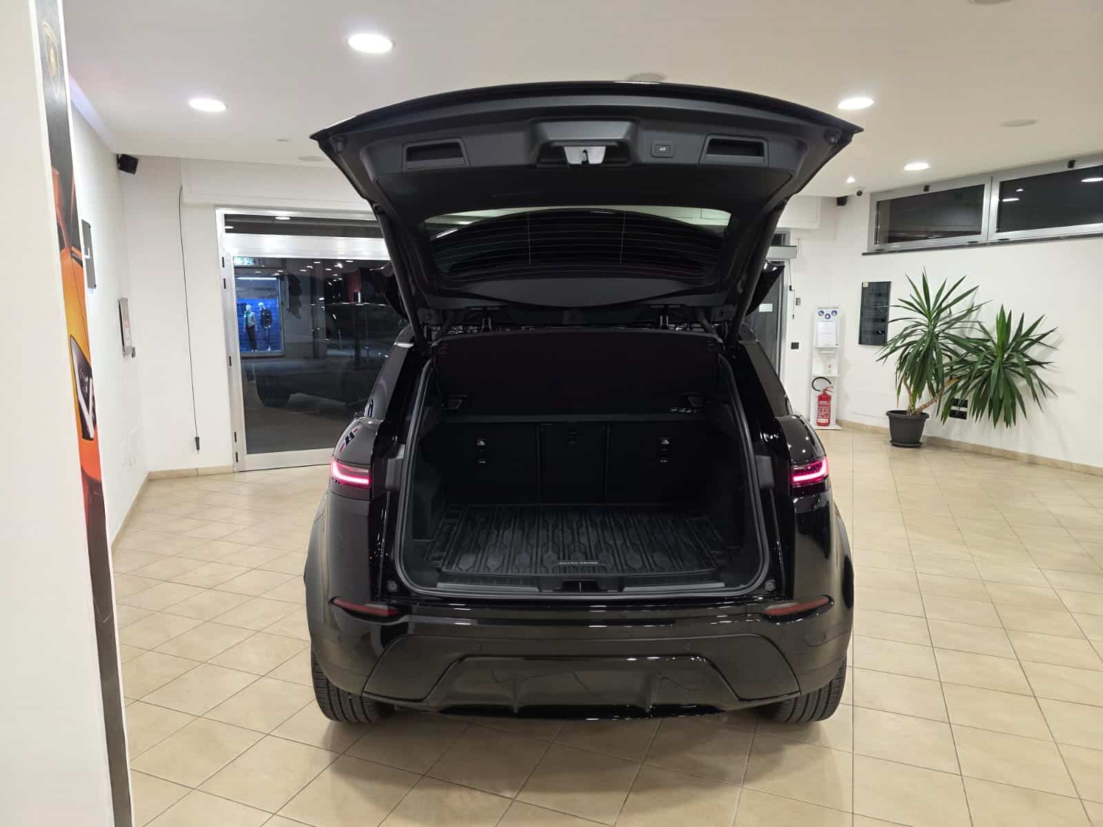 land Rover Evoque 2.0d i4 mhev Dark Edition Eiger Grey awd 163cv