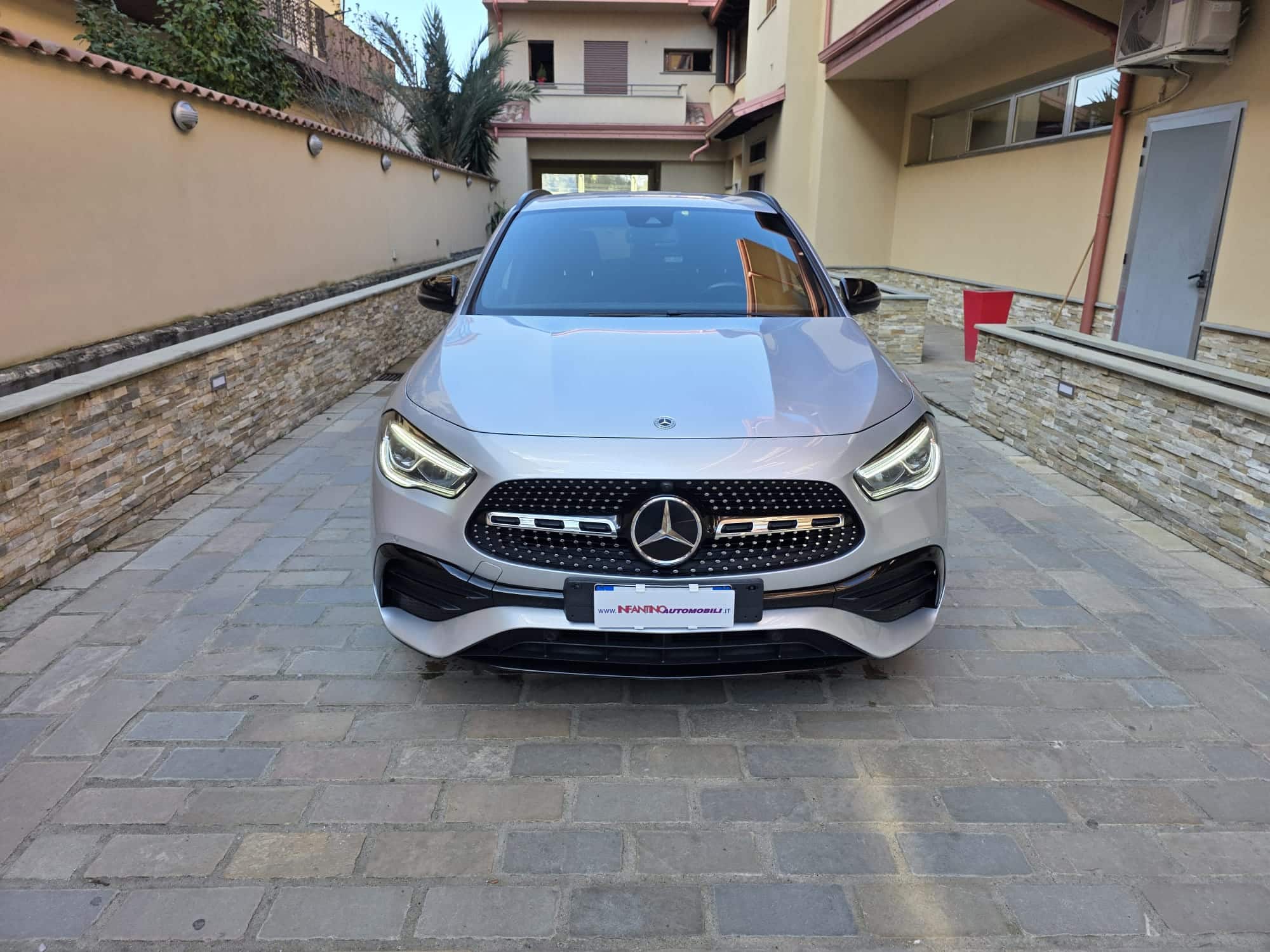 Mercedes-Benz GLA 200 d 150 CV AMG Line Premium Uniproprietario Full