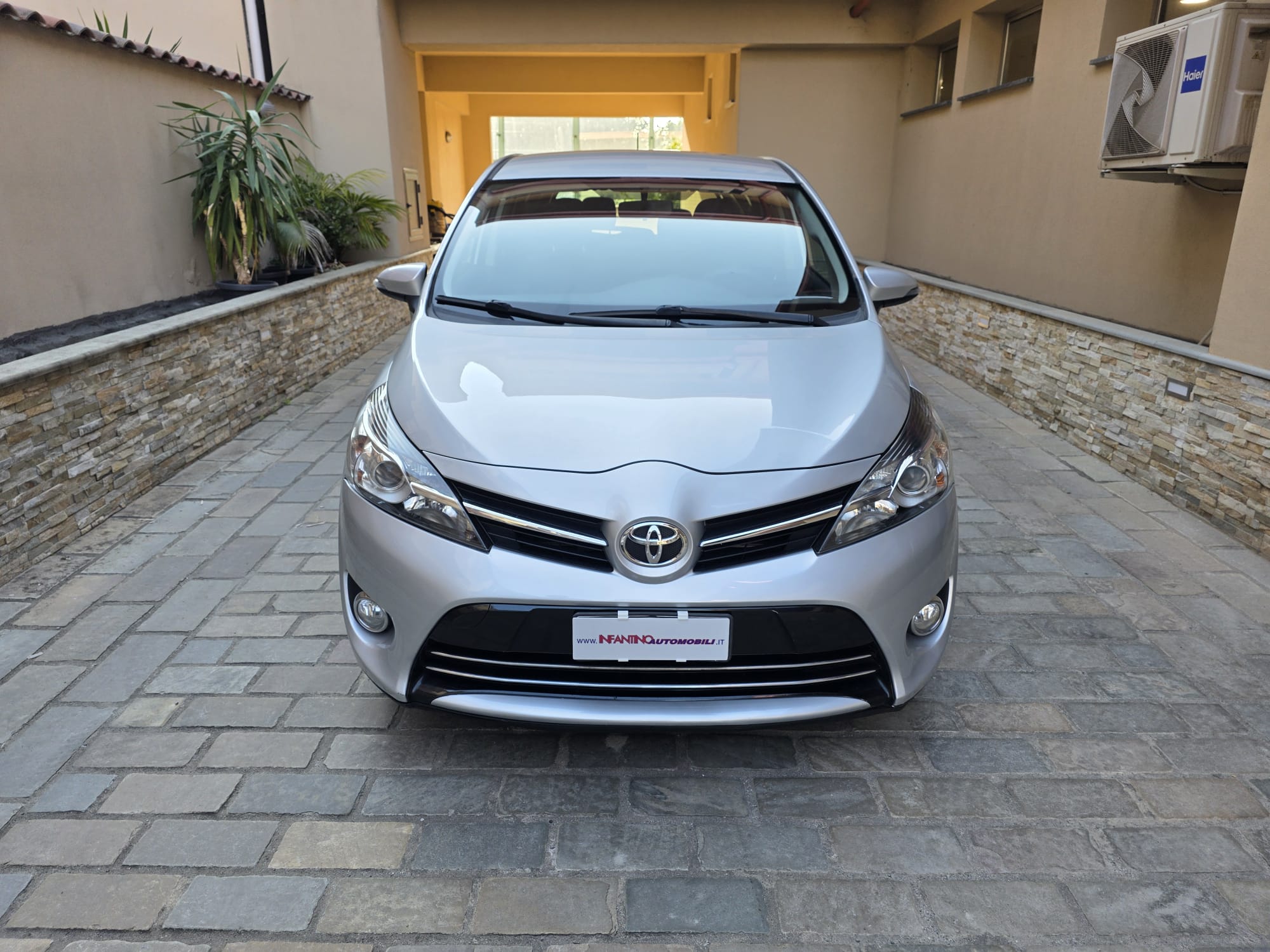 TOYOTA Verso 1.6 d-4d 111 Cv Style 7 posti Uniproprietario “Tutti tagliandi Toyota”