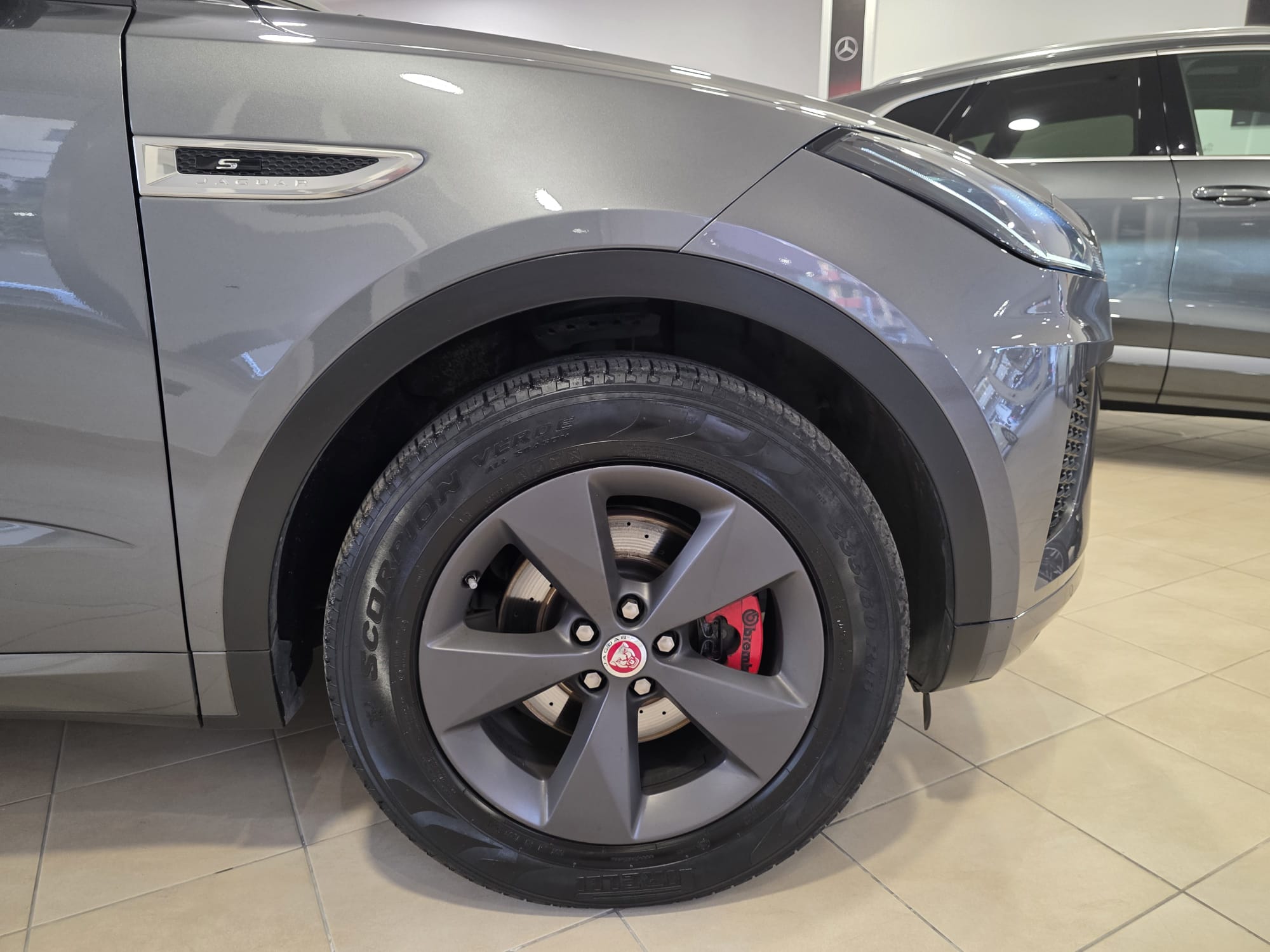 Jaguar E-Pace 2.0d i4 R-Dynamic S awd 150cv aut “Prezzo Reale compreso iva” Uniproprietario Autocarro 5 posti