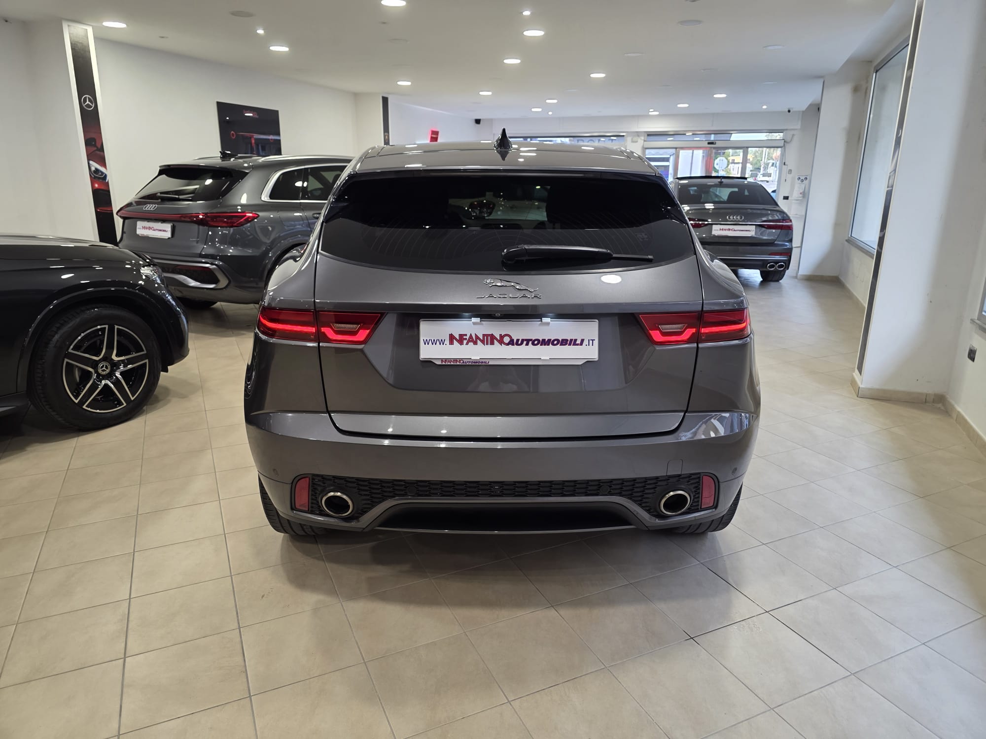 Jaguar E-Pace 2.0d i4 R-Dynamic S awd 150cv aut “Prezzo Reale compreso iva” Uniproprietario Autocarro 5 posti