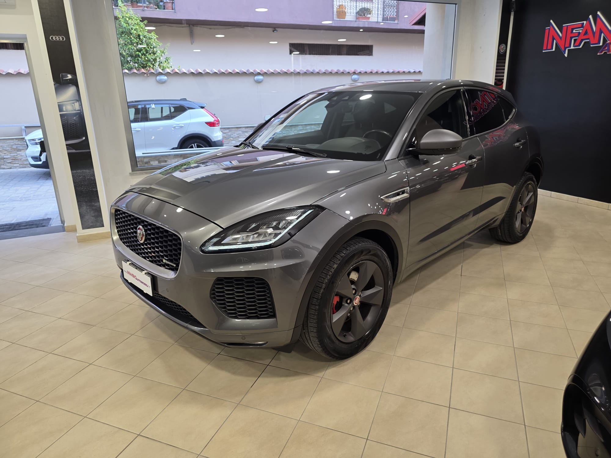 Jaguar E-Pace 2.0d i4 R-Dynamic S awd 150cv aut “Prezzo Reale compreso iva” Uniproprietario Autocarro 5 posti