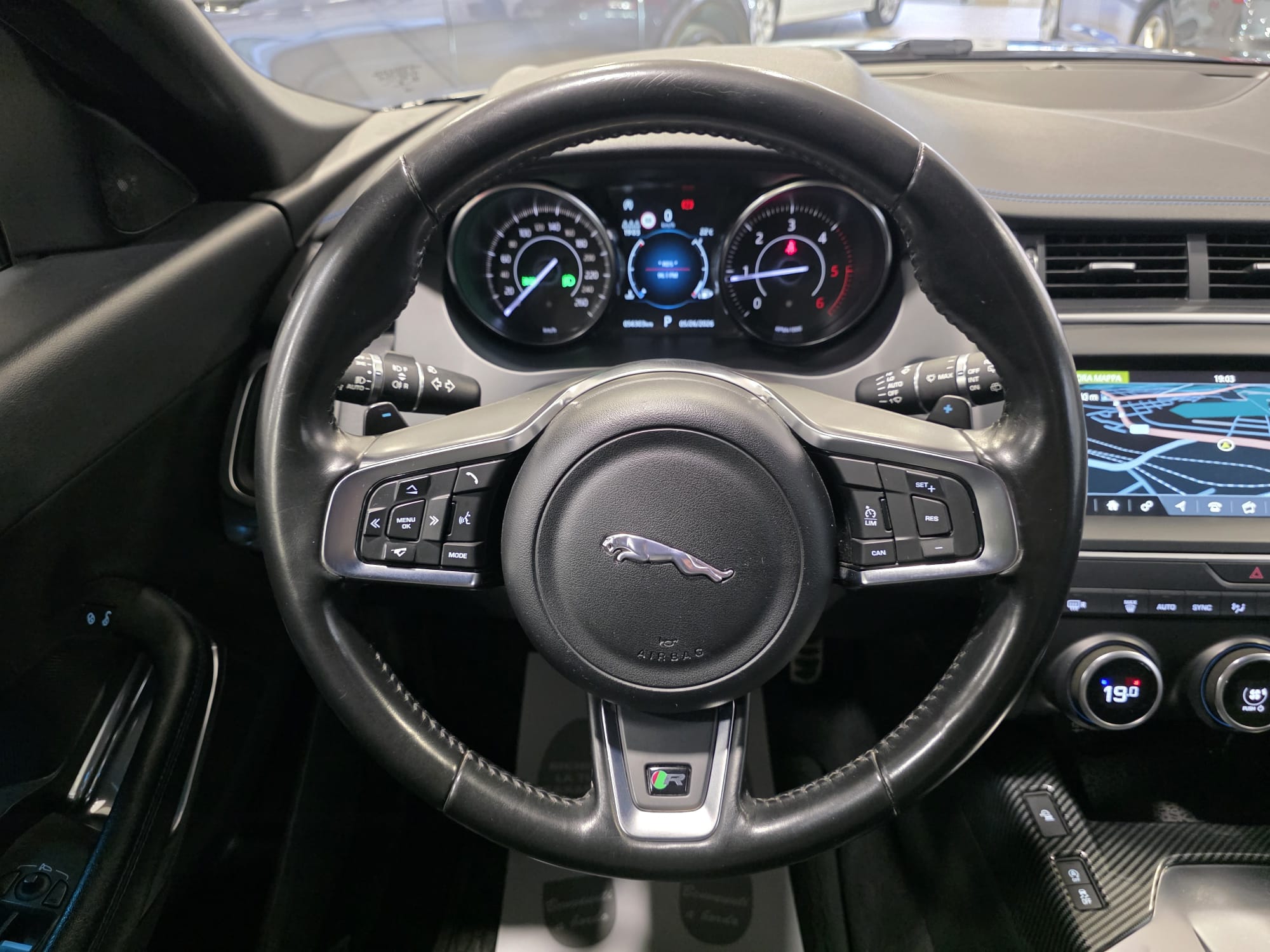 Jaguar E-Pace 2.0d i4 R-Dynamic S awd 150cv aut “Prezzo Reale compreso iva” Uniproprietario Autocarro 5 posti
