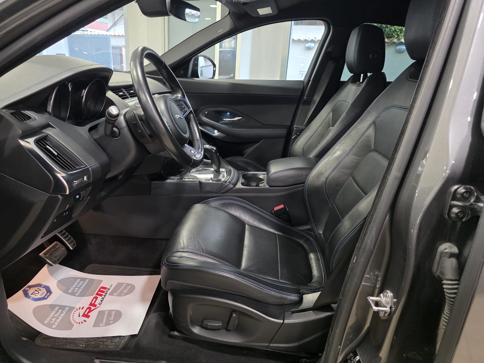 Jaguar E-Pace 2.0d i4 R-Dynamic S awd 150cv aut “Prezzo Reale compreso iva” Uniproprietario Autocarro 5 posti