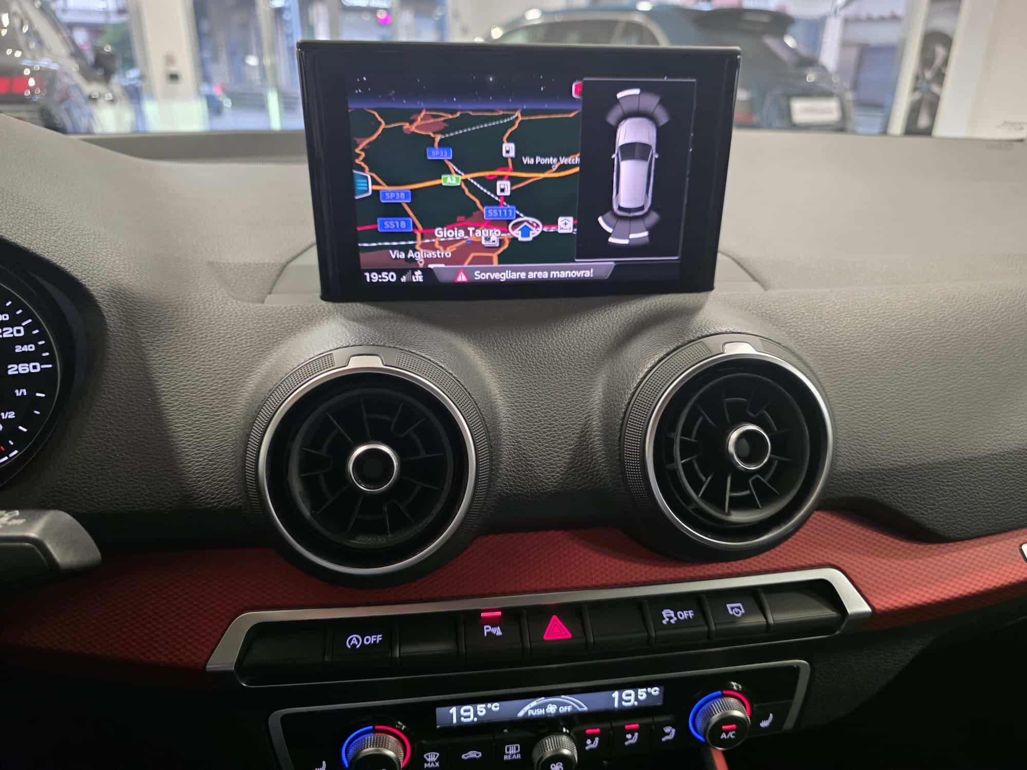 Audi Q2 30 1.6 tdi Admired s-tronic my20
