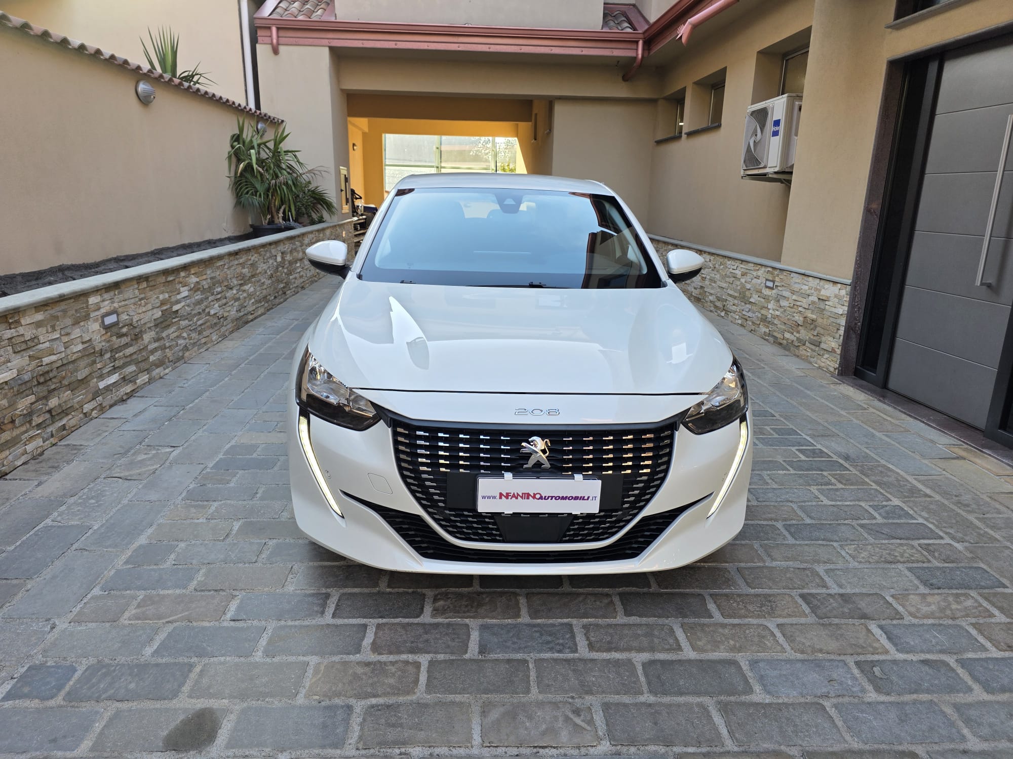 Peugeot 208 1.5 bluehdi Allure Navi Pack