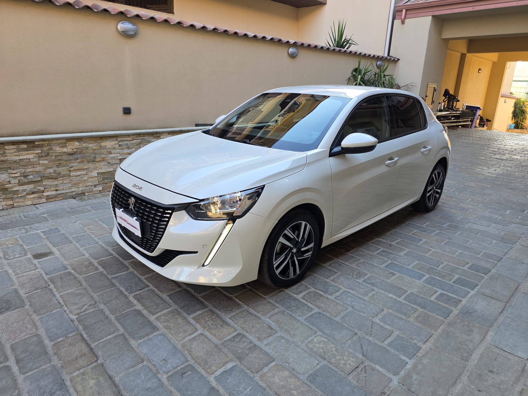 Peugeot 208 1.5 bluehdi Allure Navi Pack