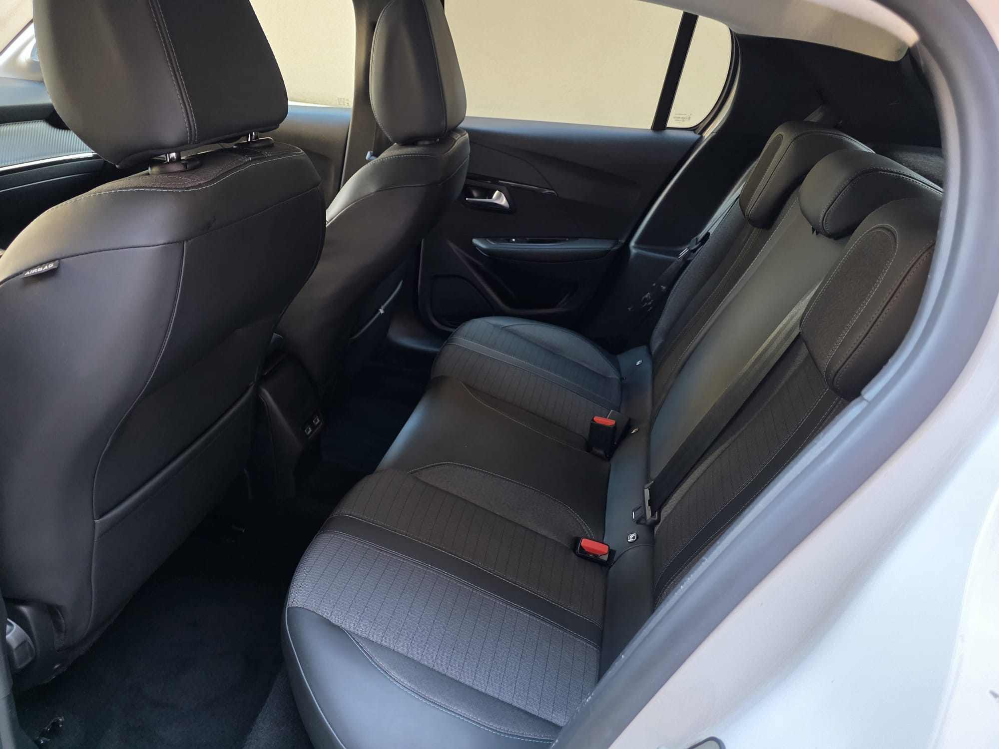 Peugeot 208 1.5 bluehdi Allure Navi Pack