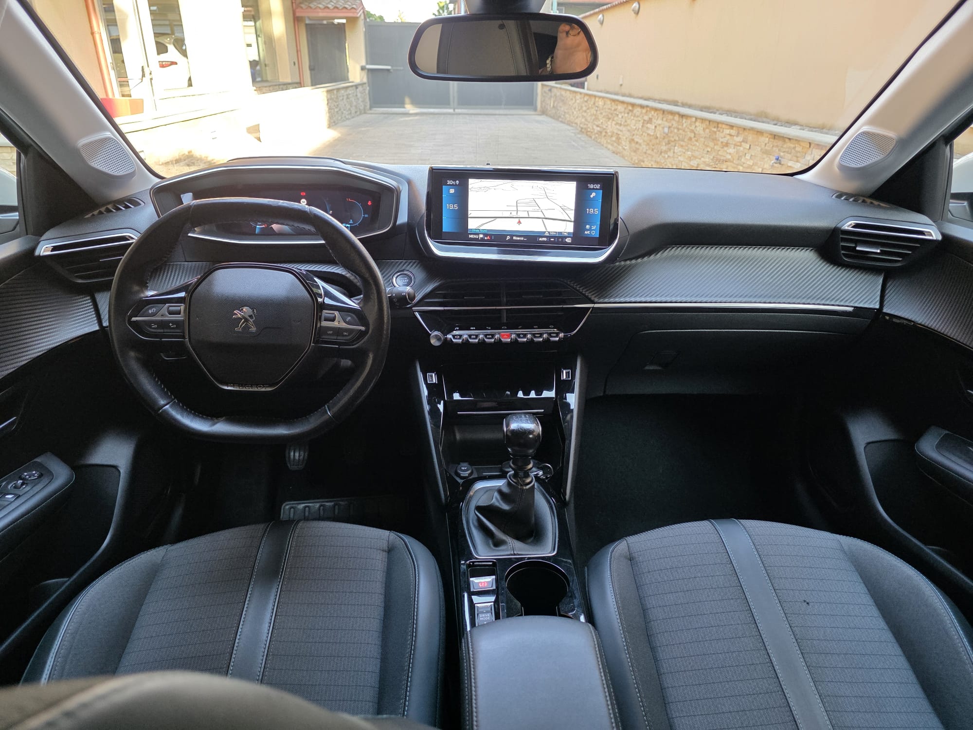 Peugeot 208 1.5 bluehdi Allure Navi Pack