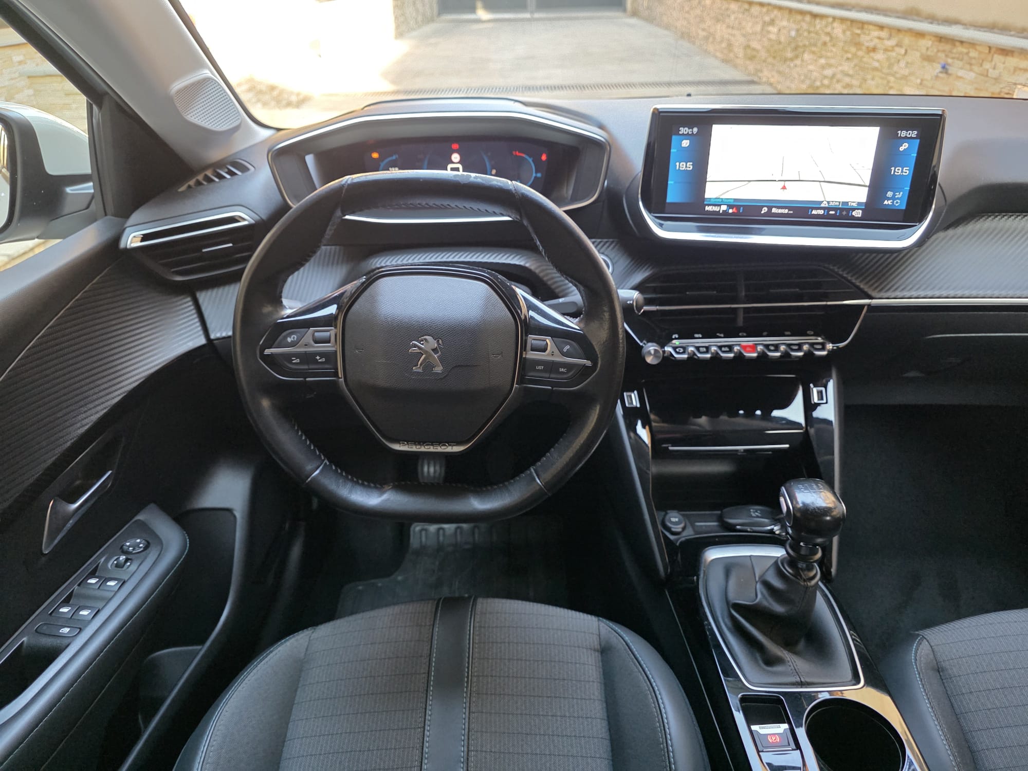 Peugeot 208 1.5 bluehdi Allure Navi Pack