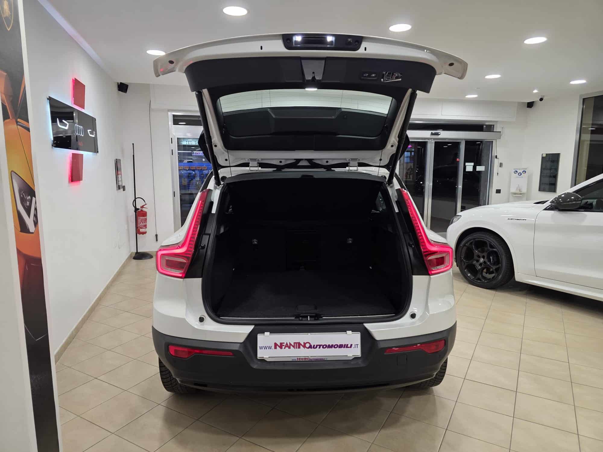 Volvo XC40 2.0 d3 R-design 150 Cv auto my21
