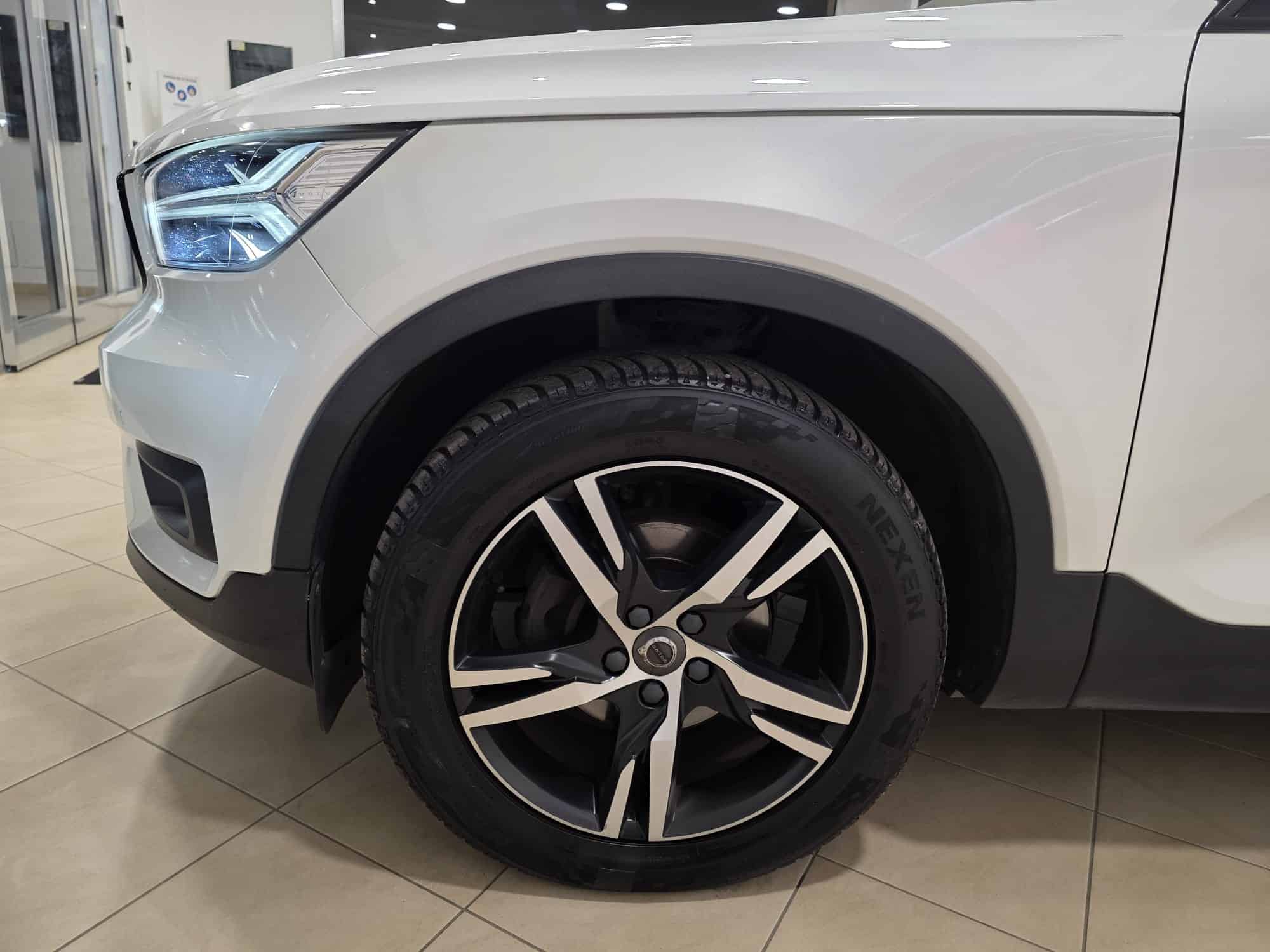 Volvo XC40 2.0 d3 R-design 150 Cv auto my21