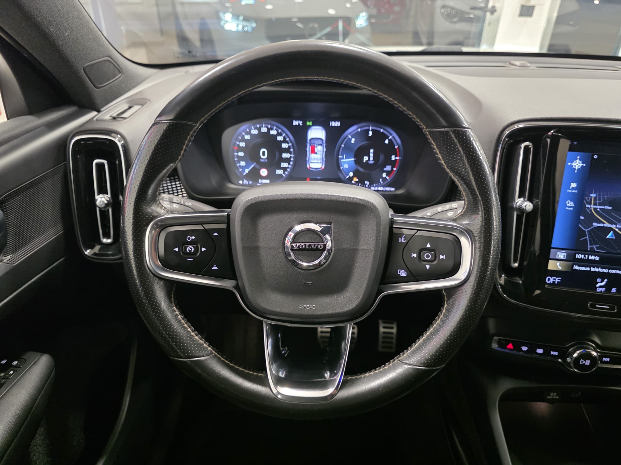 Volvo XC40 2.0 d3 R-design 150 Cv auto my21