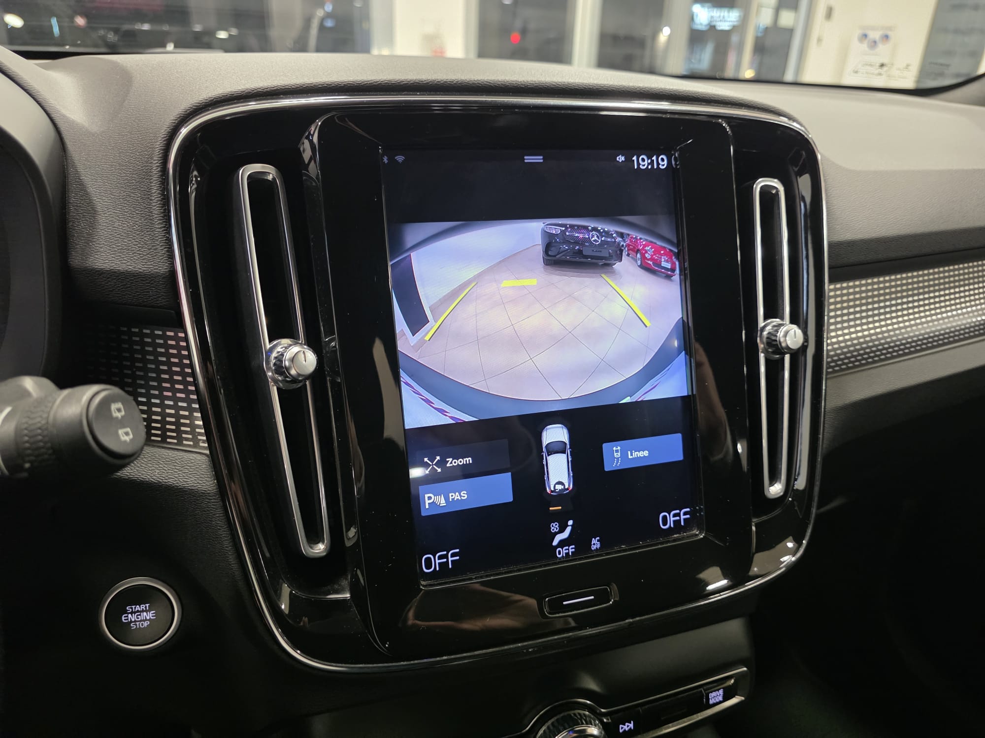 Volvo XC40 2.0 d3 R-design 150 Cv auto my21