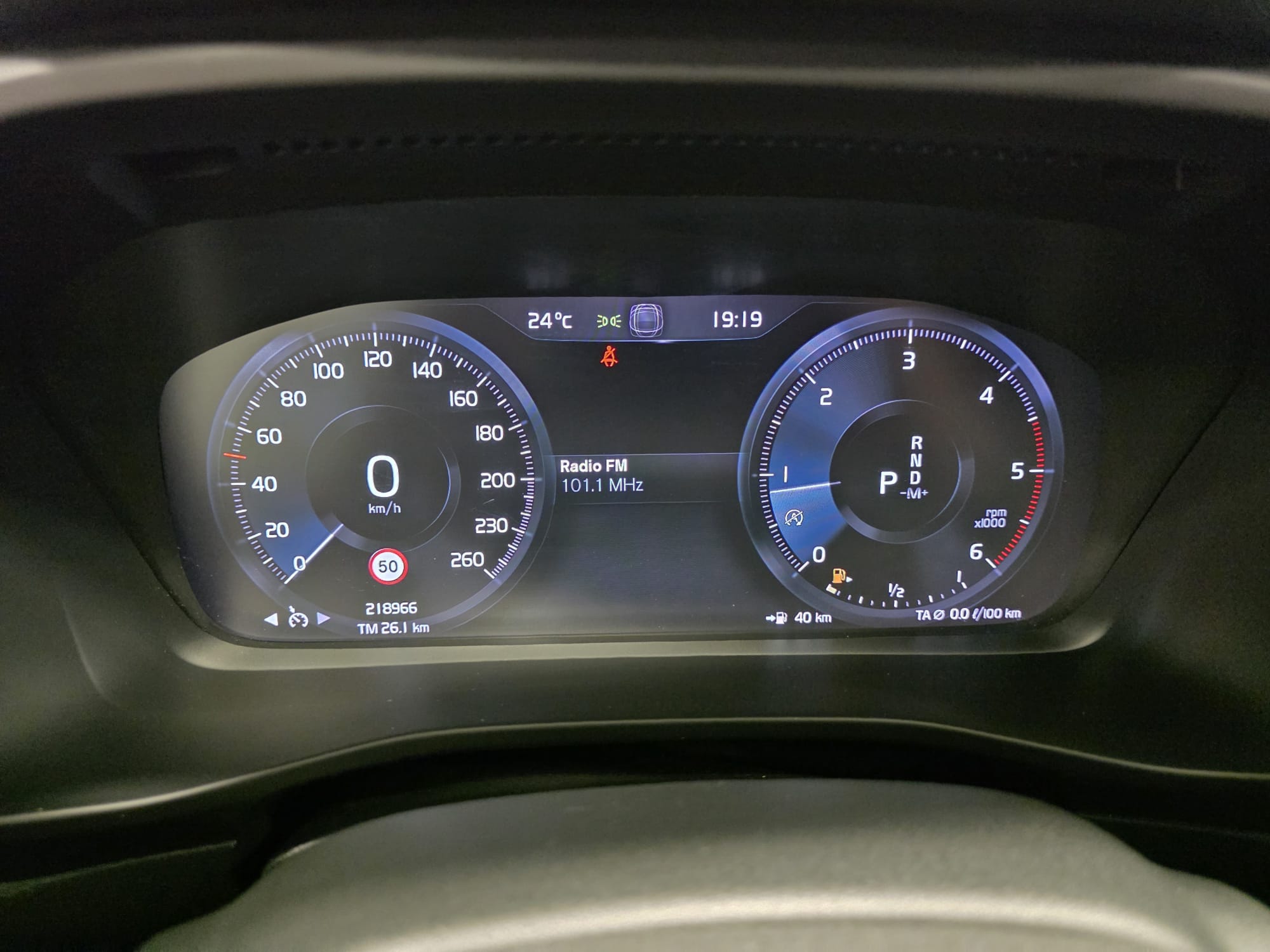 Volvo XC40 2.0 d3 R-design 150 Cv auto my21
