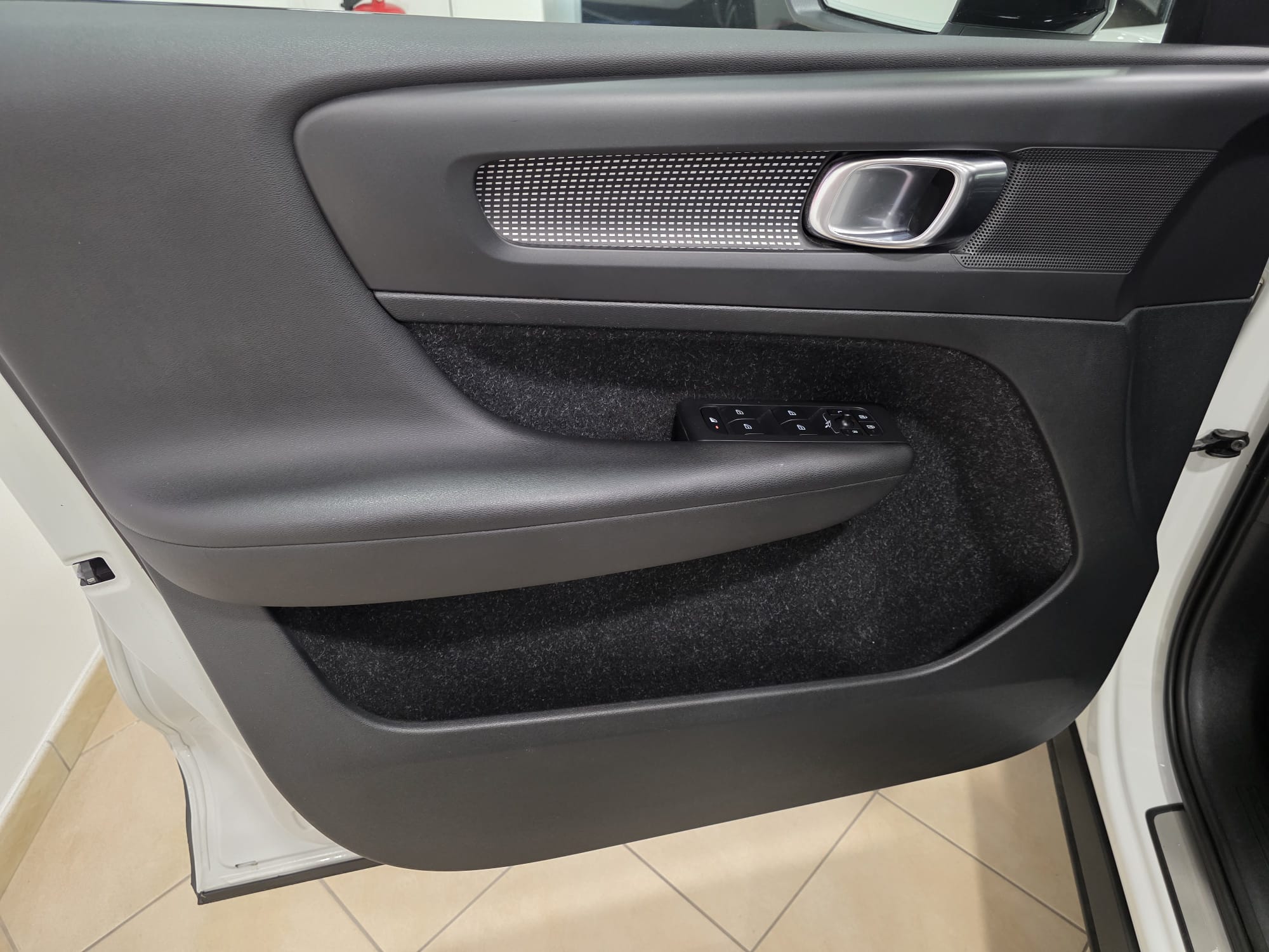 Volvo XC40 2.0 d3 R-design 150 Cv auto my21