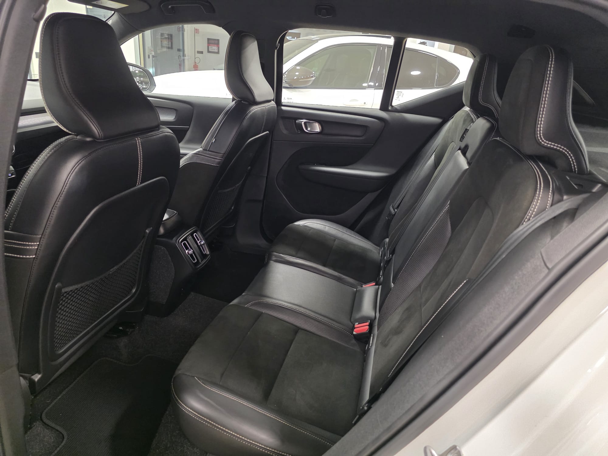 Volvo XC40 2.0 d3 R-design 150 Cv auto my21
