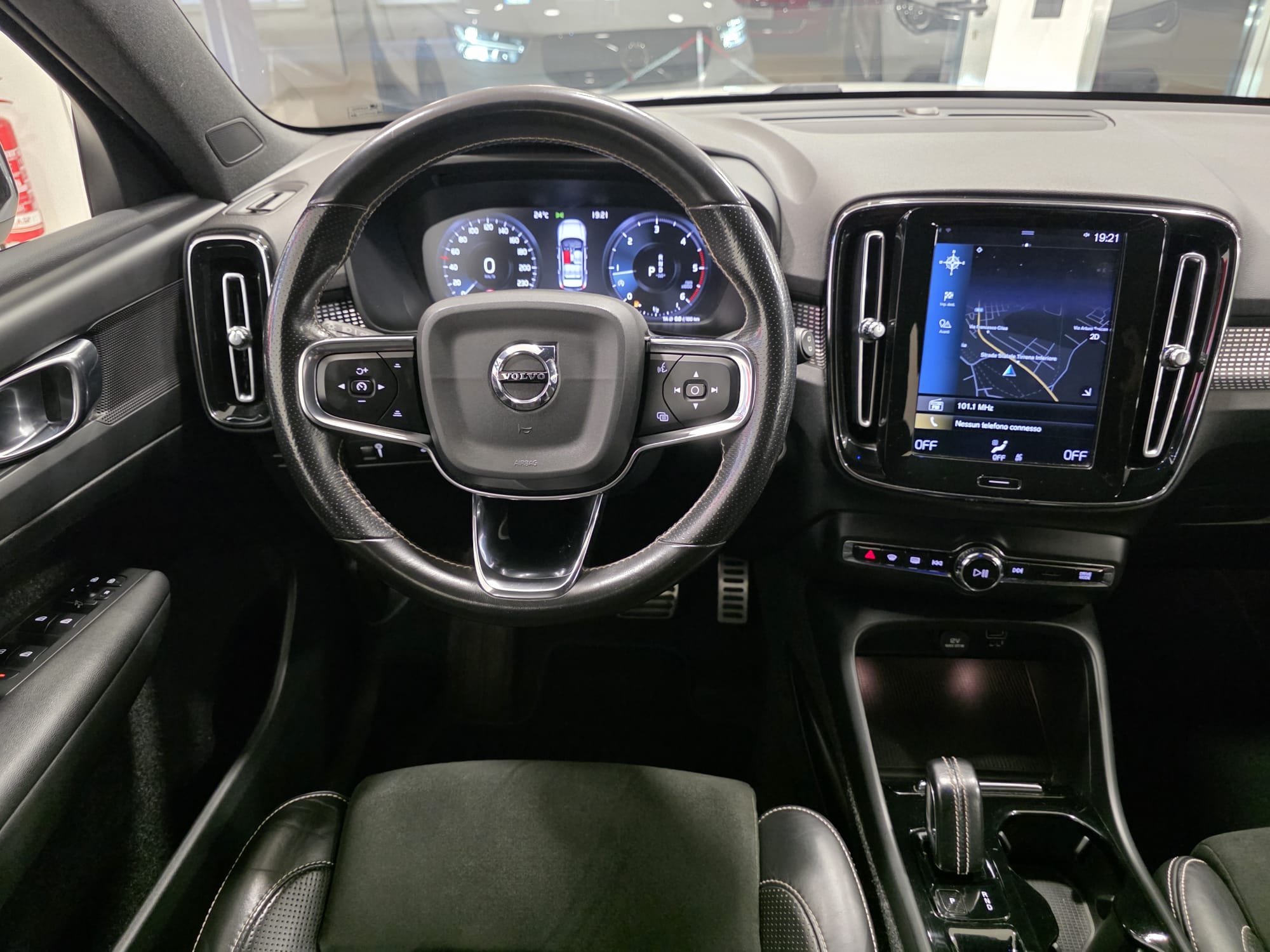 Volvo XC40 2.0 d3 R-design 150 Cv auto my21